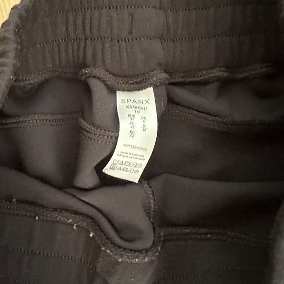 Spanx black cuffed jogger pants - Size xs - Picture 2 of 3